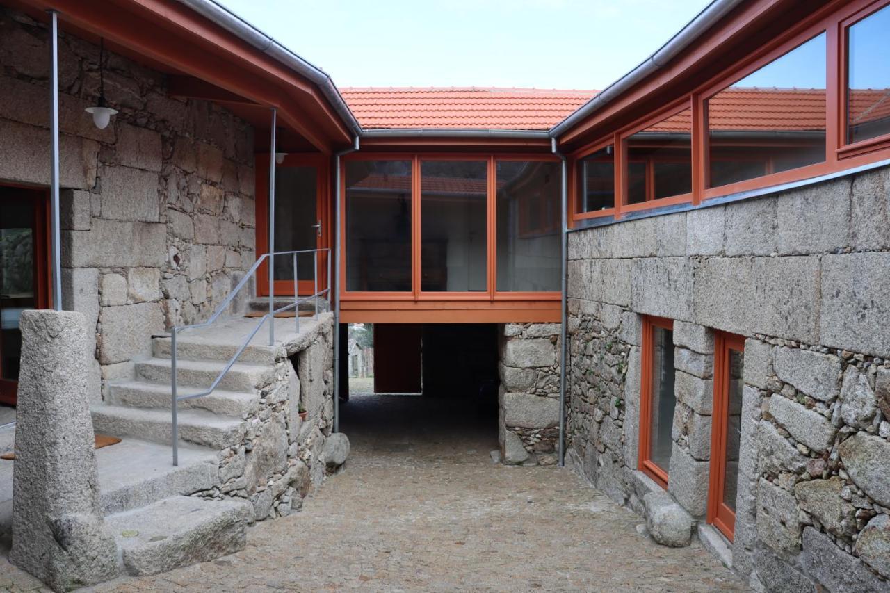 Hostal Quinta da Riba Má Santa Leocadia Exterior foto